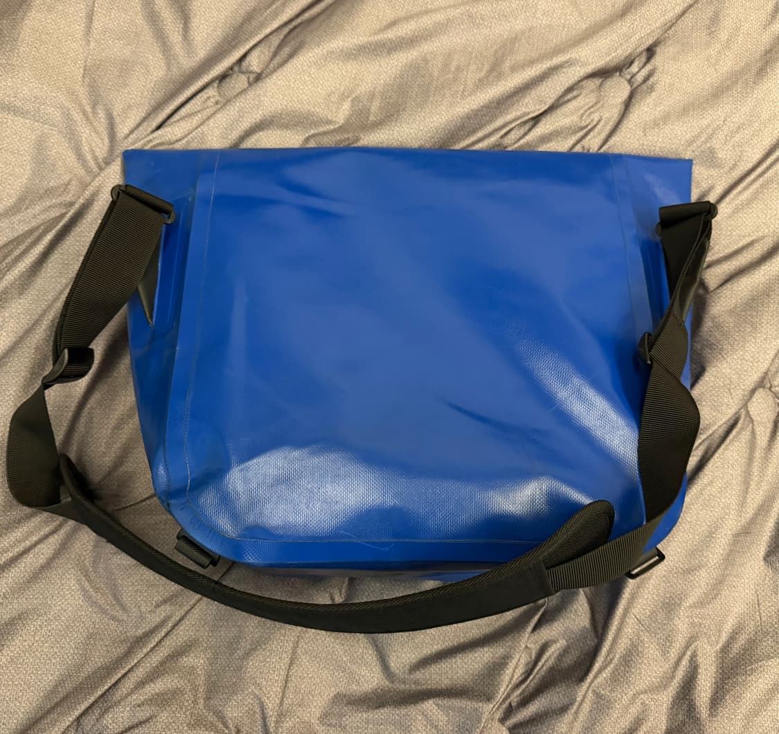 스톤아일랜드 PVC 메신저백 블루 가방 크로스백 상품이미지6