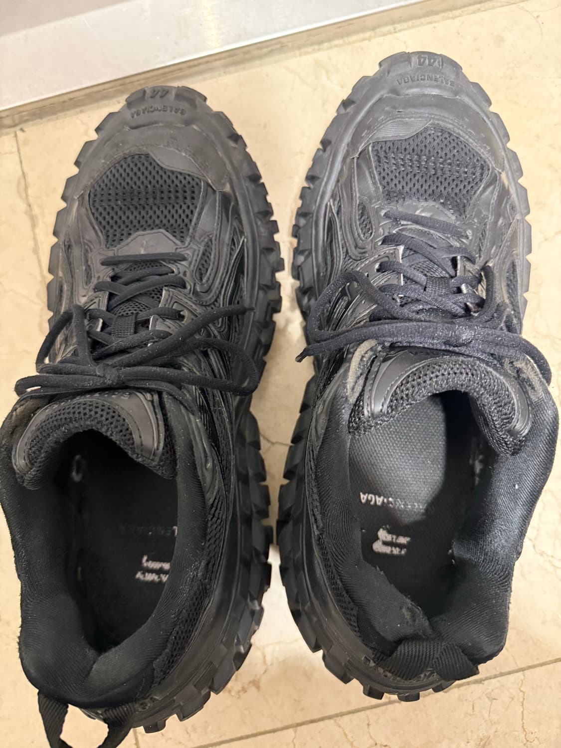 [44] 발렌시아가 디펜더 블랙 상품이미지2