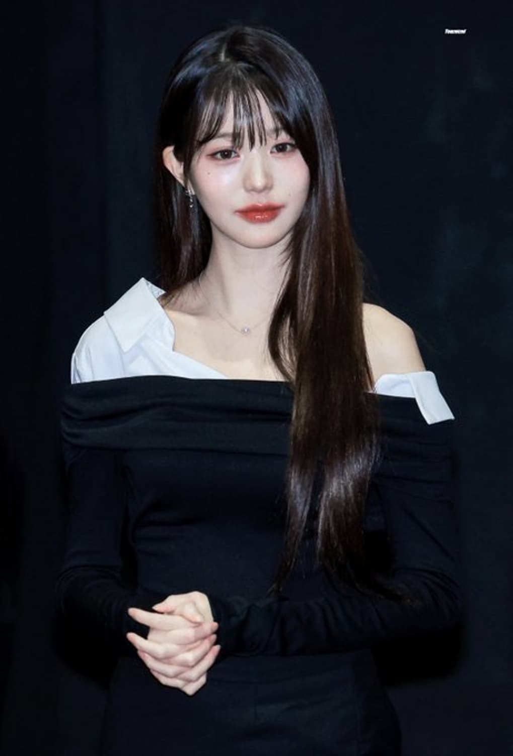 장원영 착용 페인오어플레져 - 릴리 탑 블랙S 상품이미지1