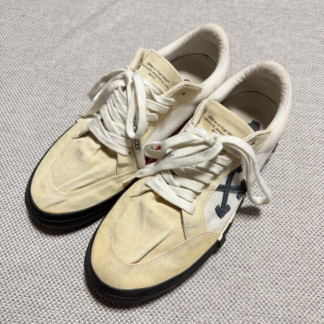 오프화이트 에로우 벌크 로우 스니커즈 상품이미지1