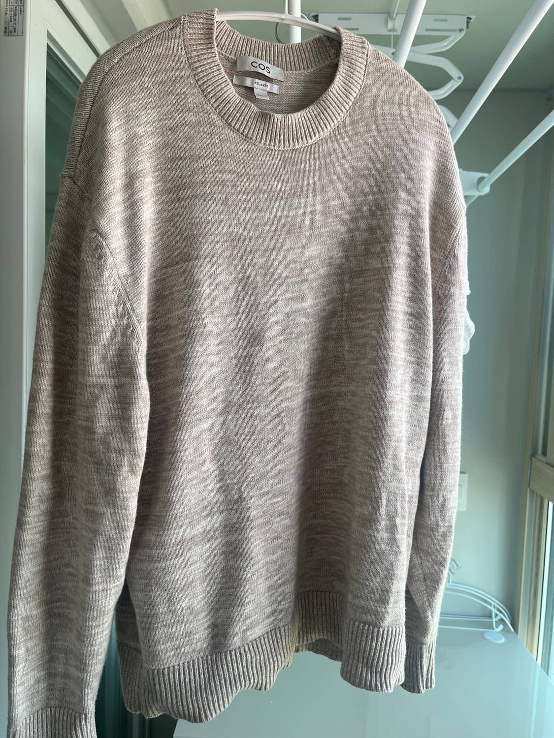 cos 릴렉스핏 아이보리 니트 상품이미지1