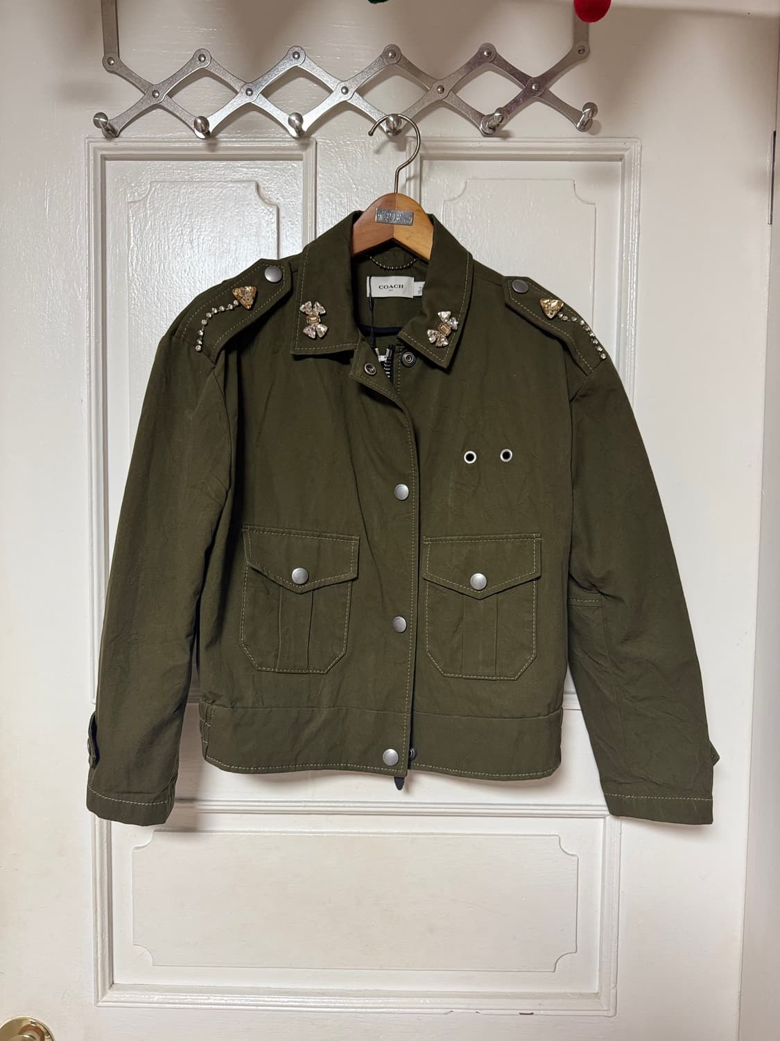 코치 카키색 큐빅 봄버 자켓 상품이미지1