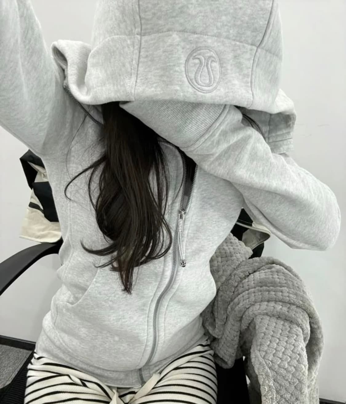 룰루레몬 스쿠바 풀집 후디 그레이 상품이미지1