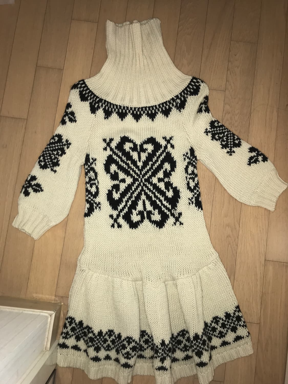 인스타 빈티지로 구매한 노르딕 무늬 니트 원피스 상품이미지3