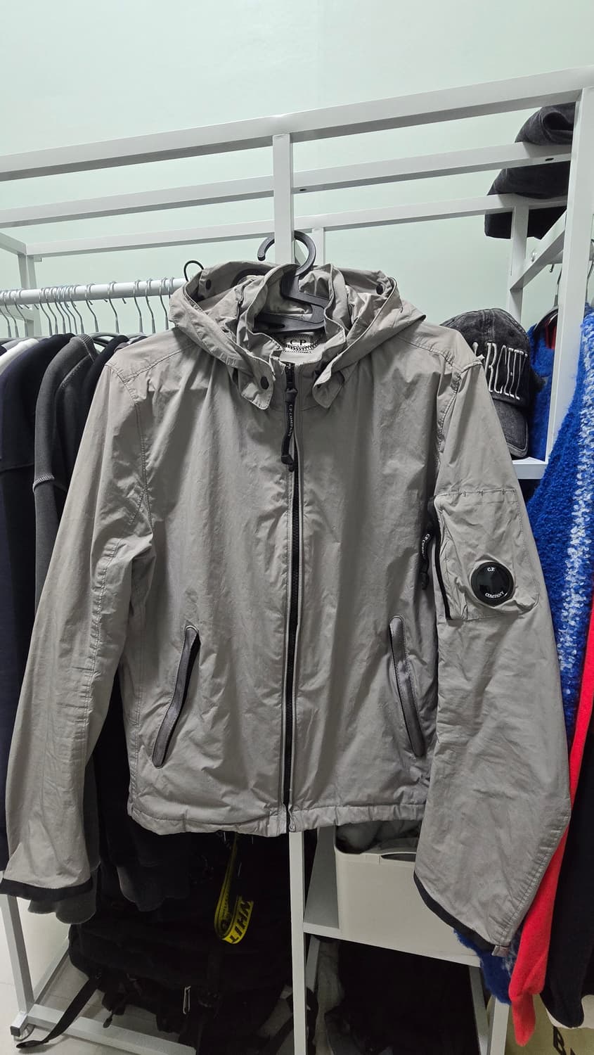 정품 cp컴퍼니 고글 후드 와펜 렌즈 그레이 바람막이 상품이미지1