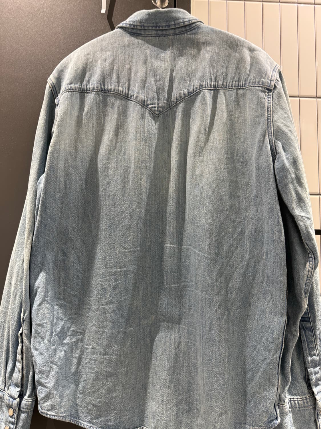 리바이스 바스토우 웨스턴 데님셔츠 연청 상품이미지4