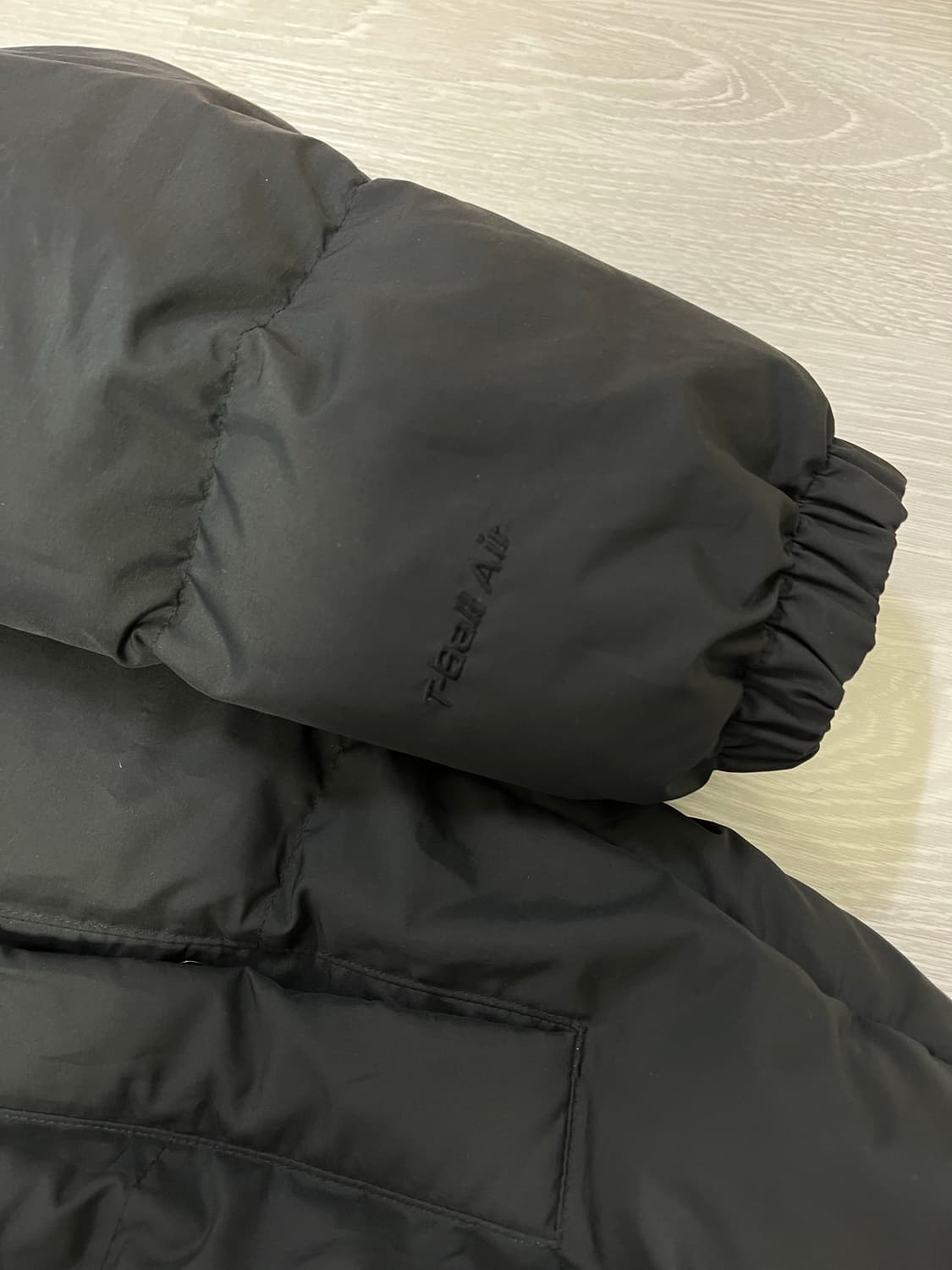 노스페이스 올블랙 티볼에어 패딩 100 상품이미지4