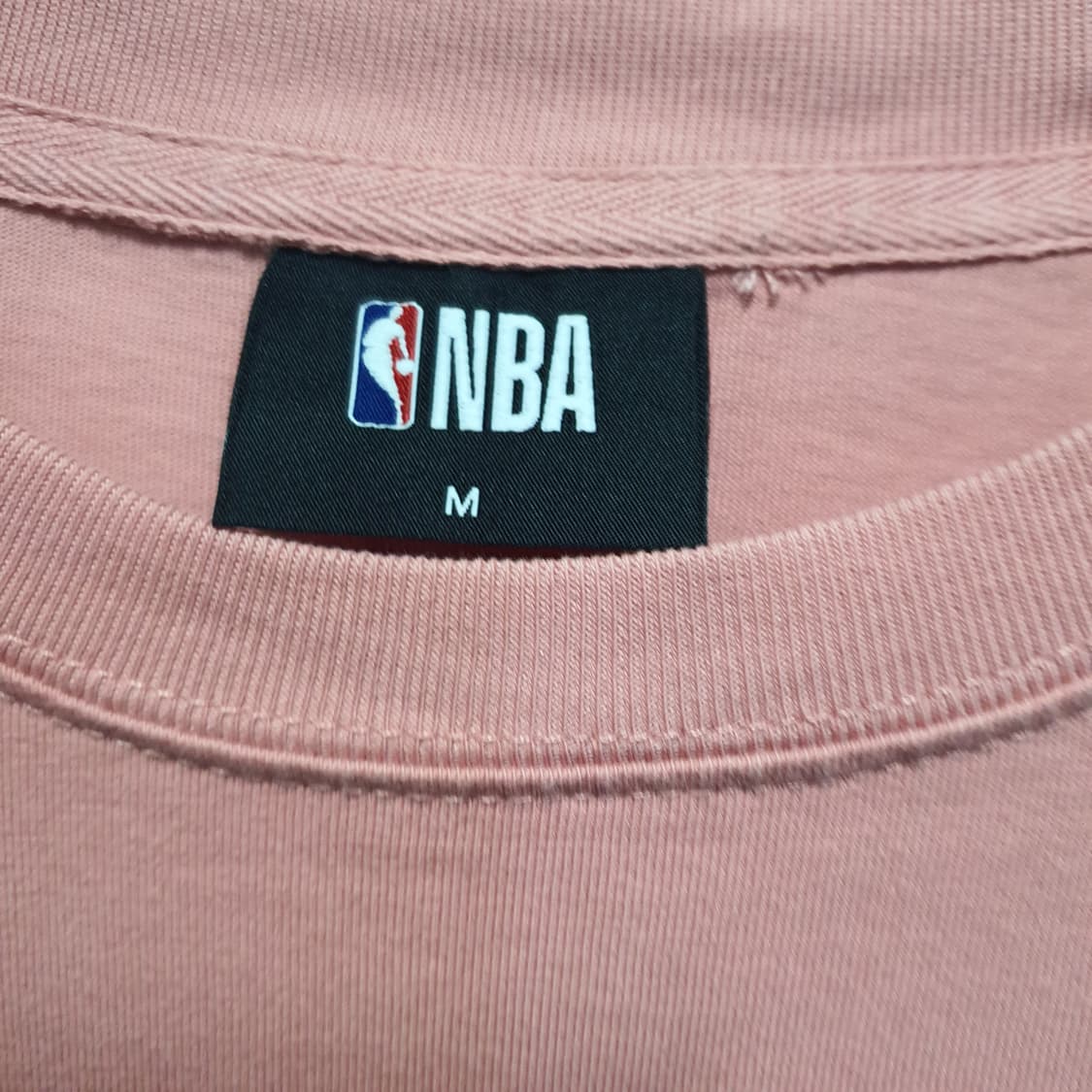 NBA 핑크색 로고 맨투맨  상품이미지4