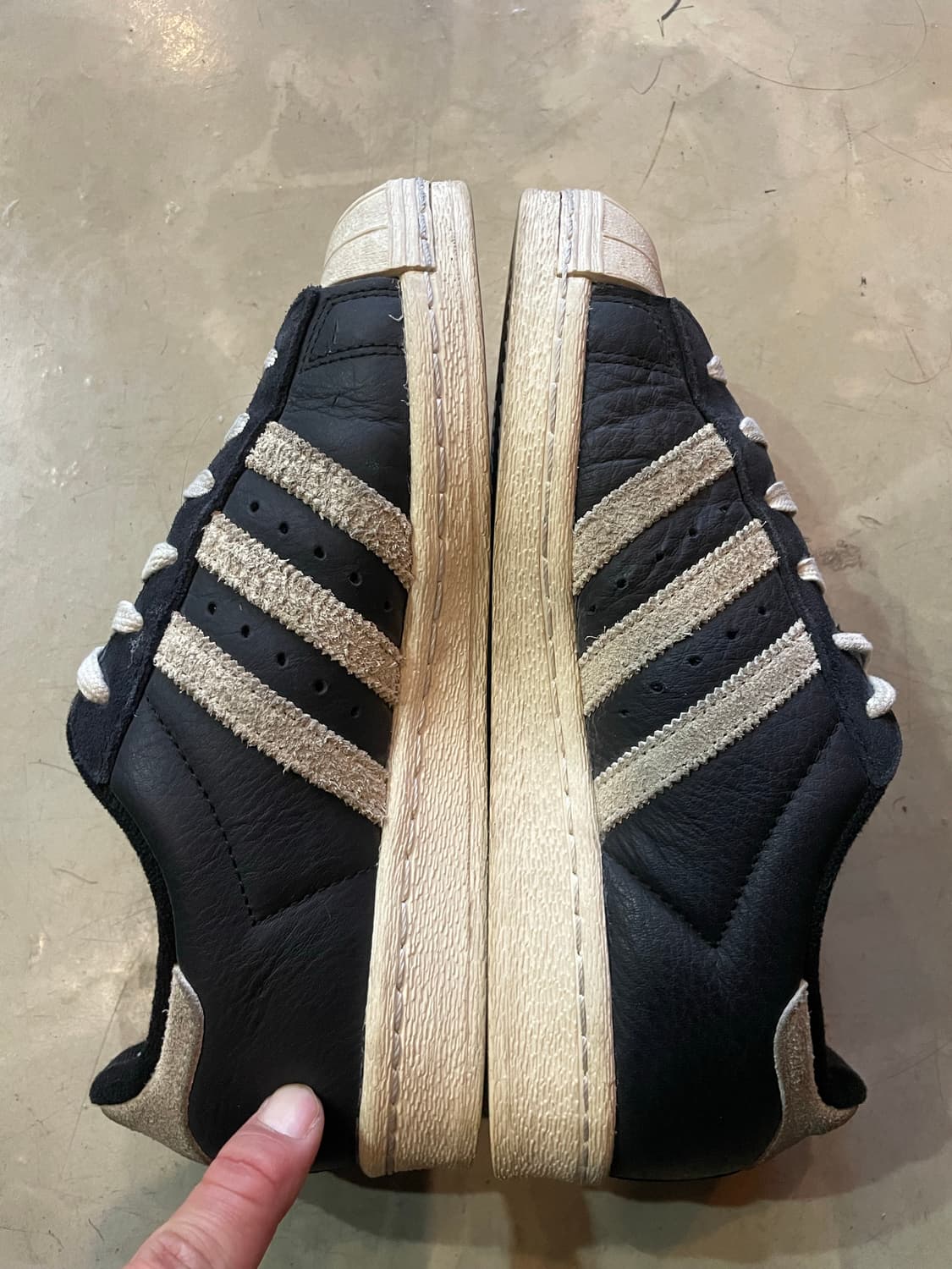 아디다스 슈퍼스타82 230 상품이미지3