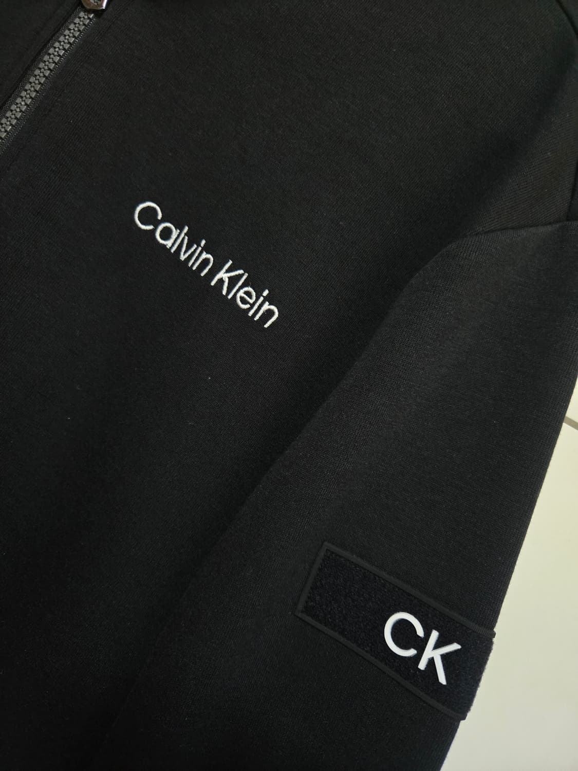 캘빈클라인 남성 블랙 CK패치 후드집업 상품이미지3