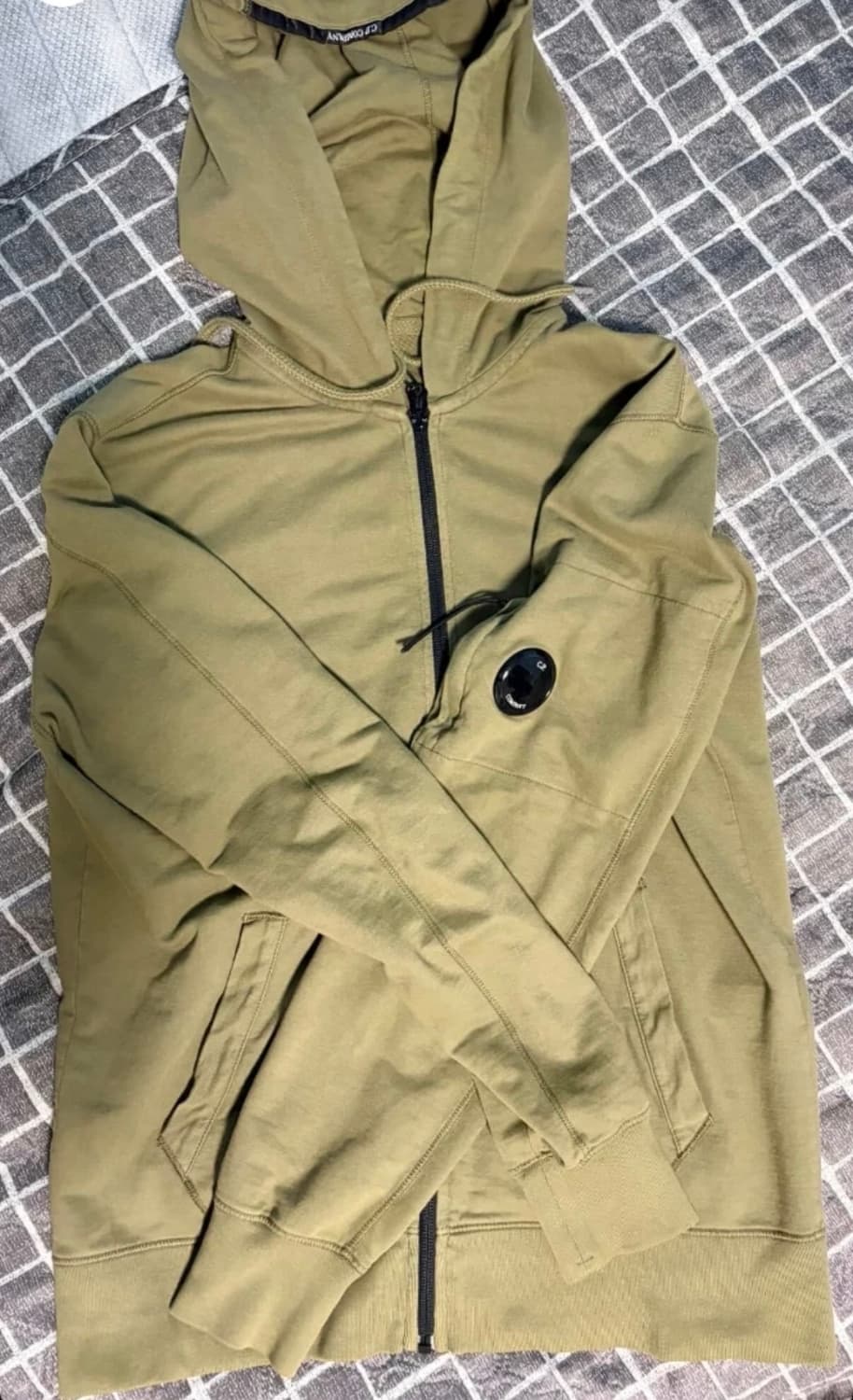cp컴퍼니 렌즈 후드집업 카키 상품이미지1