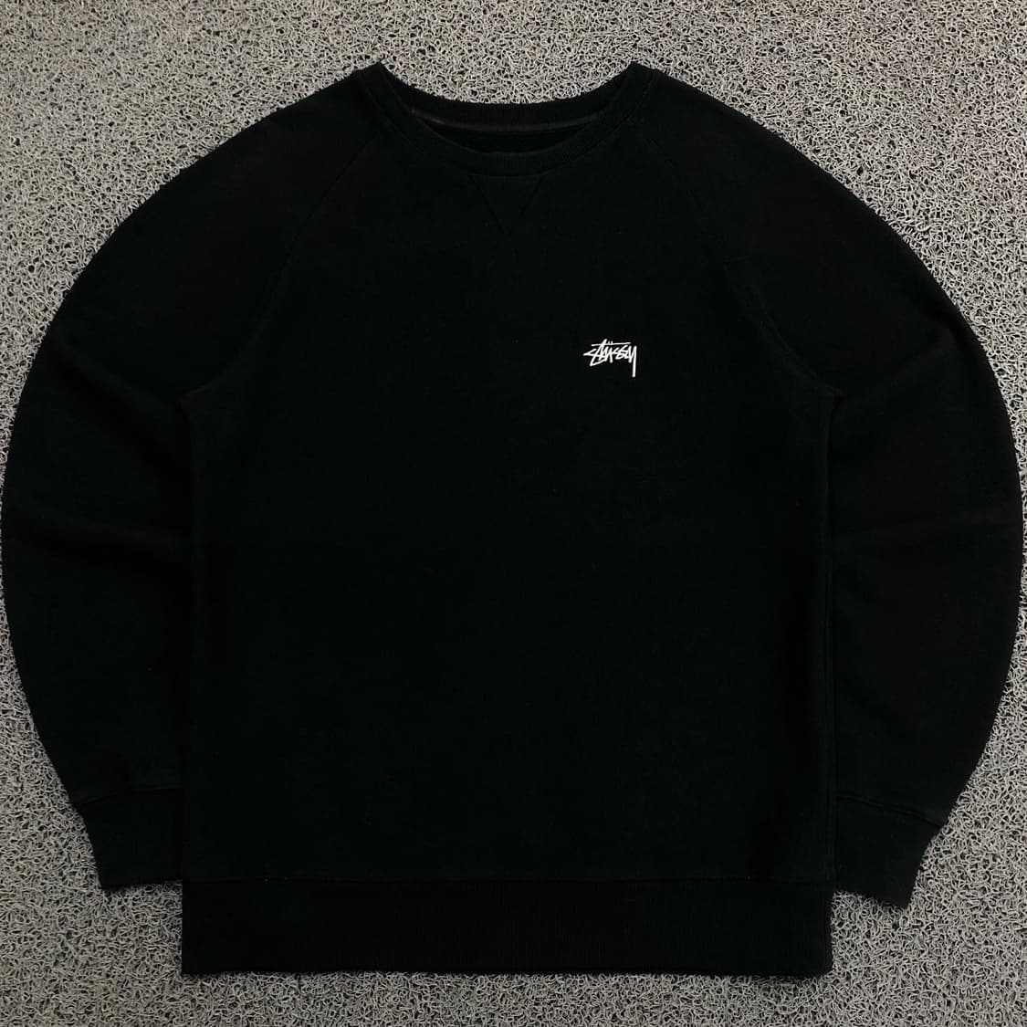 STUSSY 스투시 스탁 자수로고 블랙 헤비스웻 라운드 상품이미지1