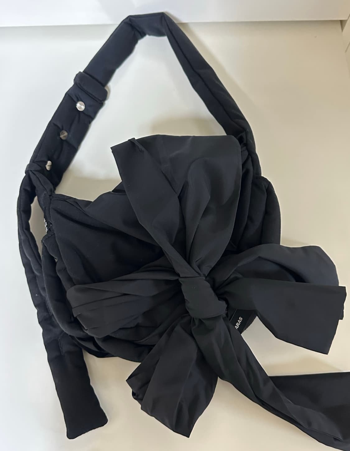 이우가마카라스 노티드 미니 패딩백 상품이미지1