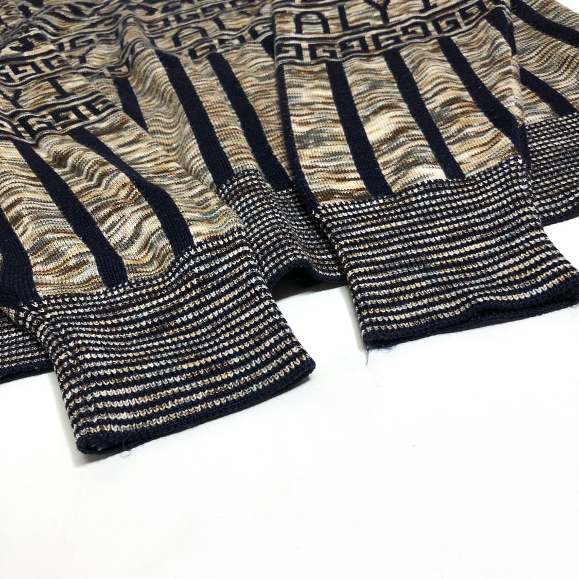 베르사체 V2 하프 폴라 니트 m 상품이미지7