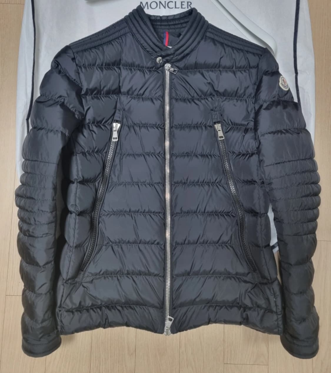 몽클레어 아미오트 블랙 패딩3 상품이미지1