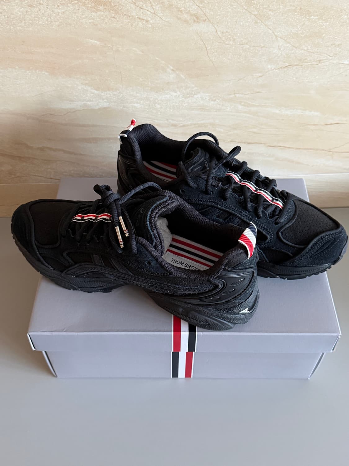 톰브라운 아식스 젤카야노14 블랙 (새상품) 상품이미지5