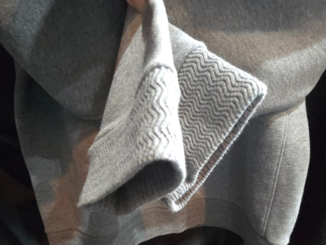 Louis W. A.p.c. 콜라보 하이넥 맨투맨 상품이미지3