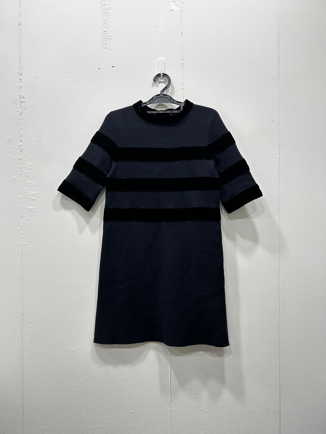 마쥬 maje 벨벳니트 원피스 1사이즈 (55) 상품이미지1