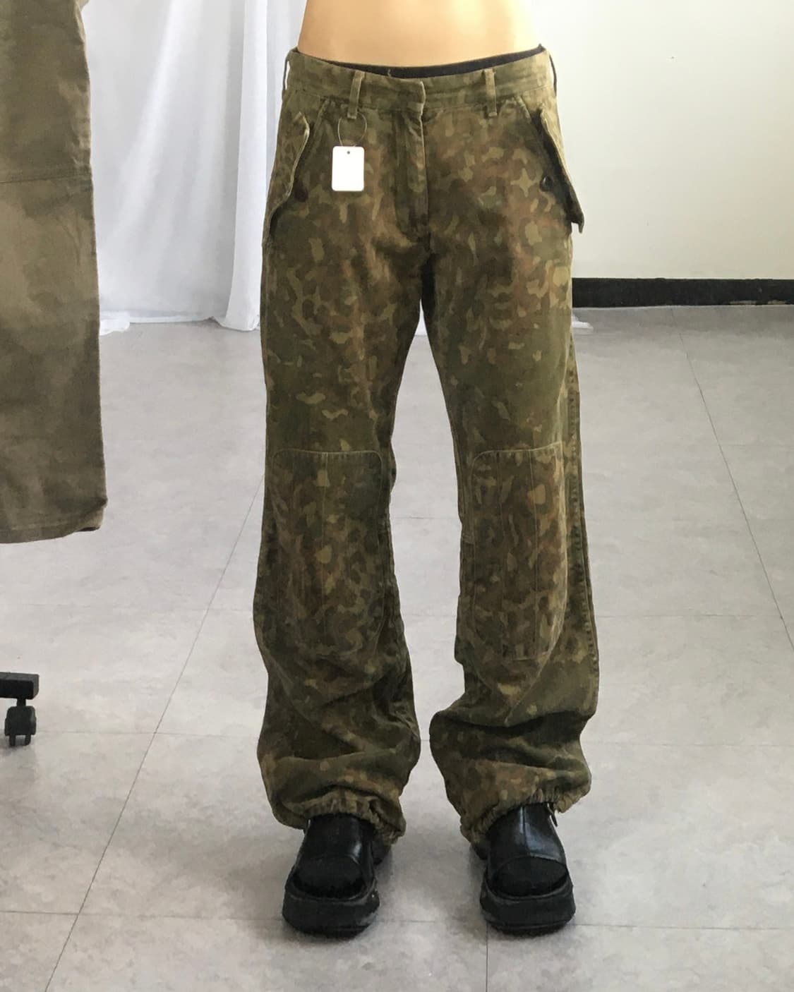 Pattern knee point pants 상품이미지1