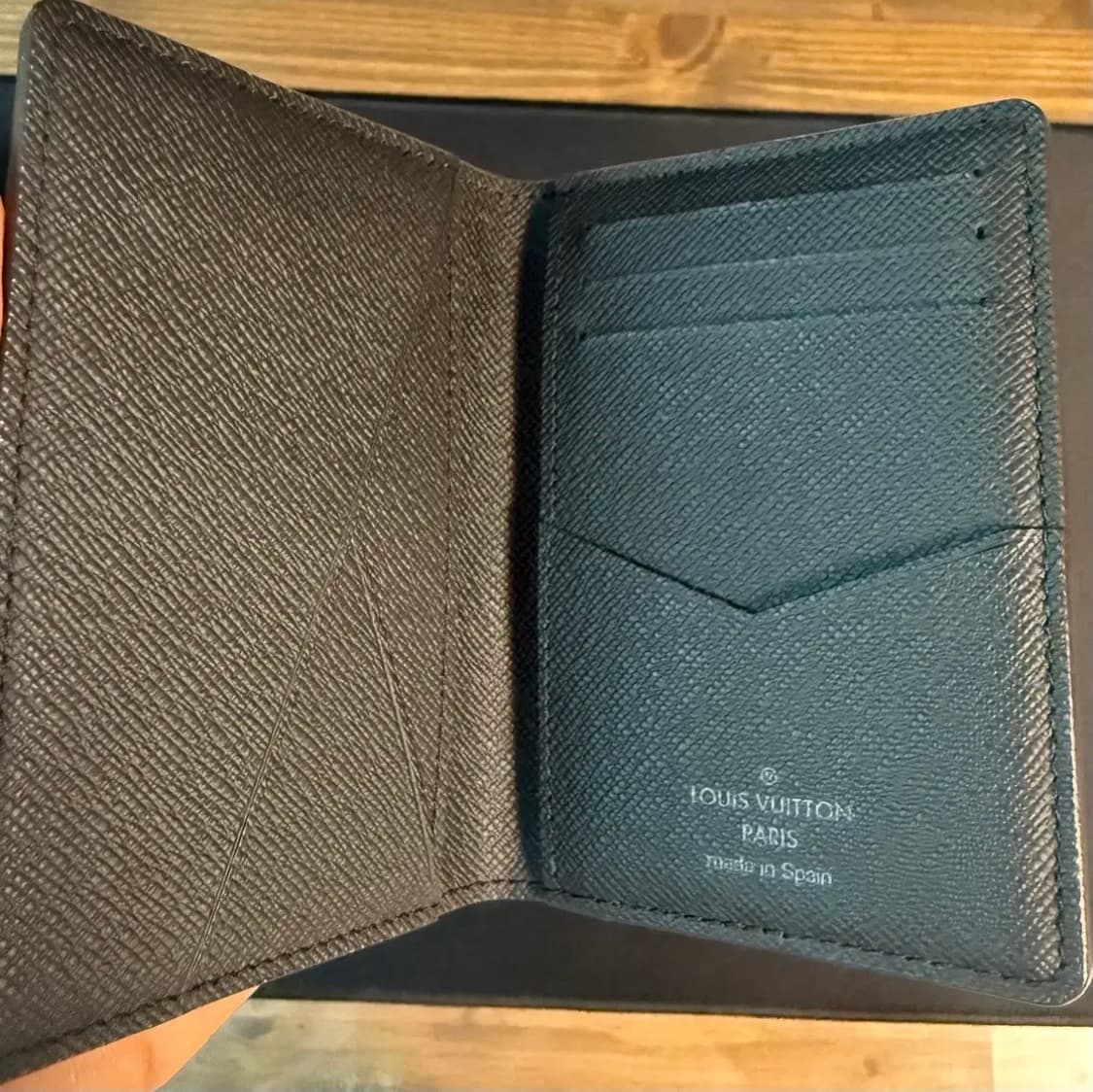 루이비통 x 니고 덕(duck) 반지갑 상품이미지3