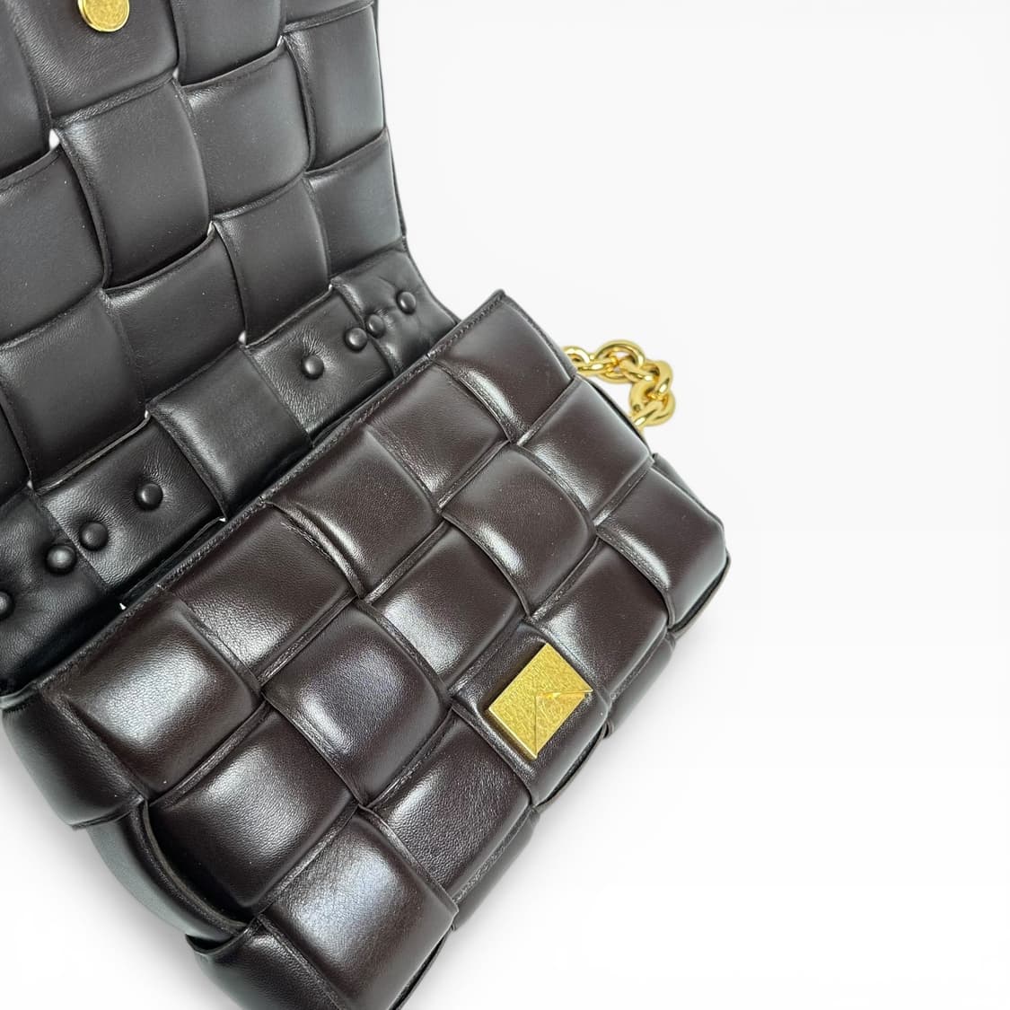 보테가베네타 카세트 패딩 크로스 체인백 브라운 상품이미지7