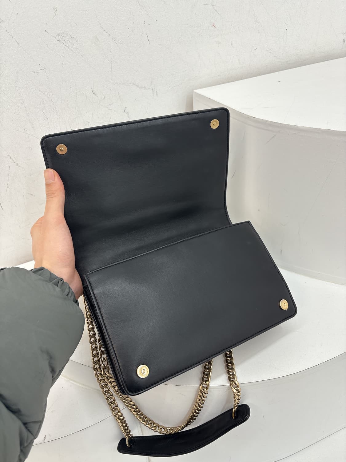 미우미우 마쎄라떼 진주 크로스백 상품이미지6