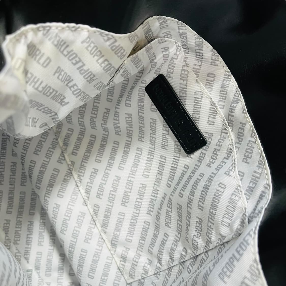 피플오브더월드 락시크 시그니처 로고 레더 숄더백 상품이미지8