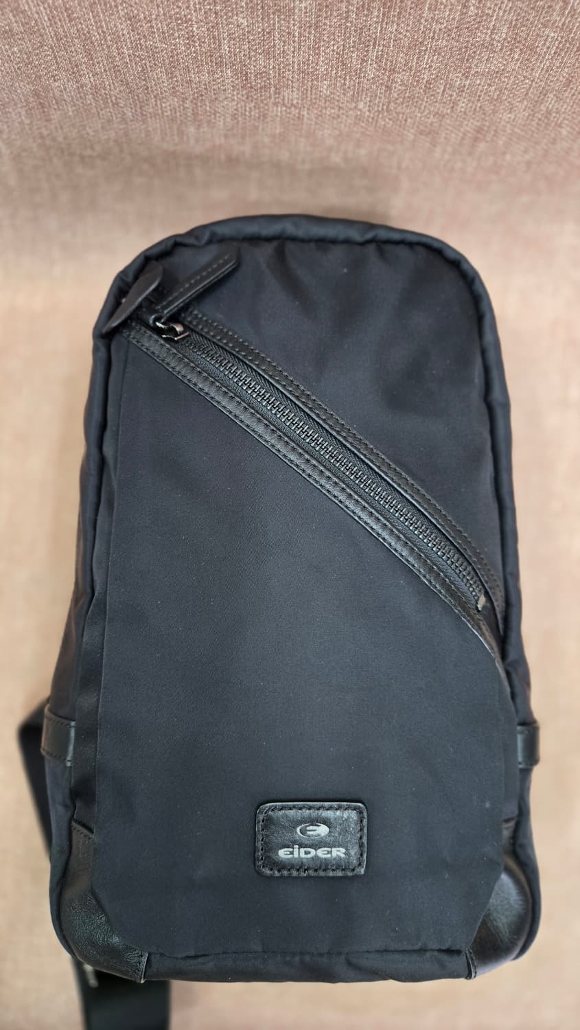 [정품] 아이더(EIDER) 블랙 로고 슬링백 / 상태 최상 / 남녀공용 상품이미지1