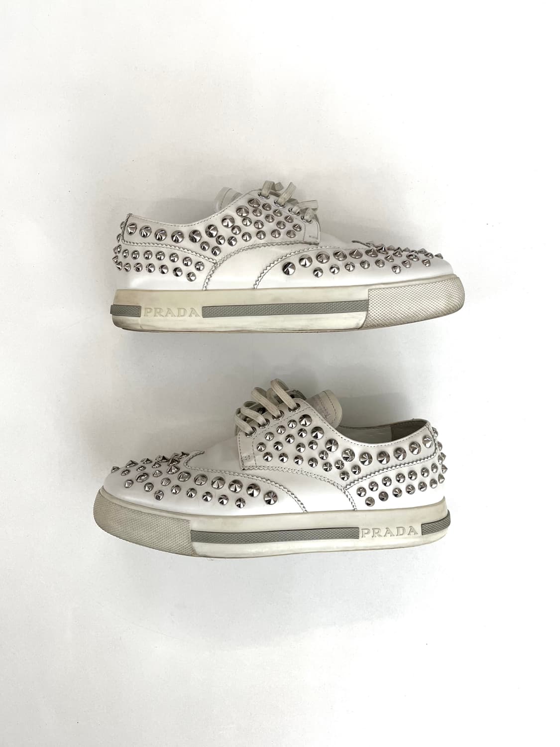프라다 스포츠 아카이브 스터드 로퍼 스니커즈 상품이미지4