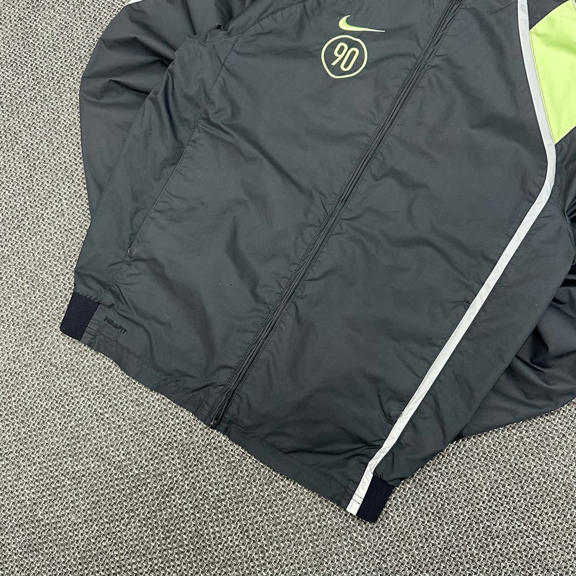 나이키 00s 올드스쿨 토탈90 바람막이 우먼L 상품이미지5