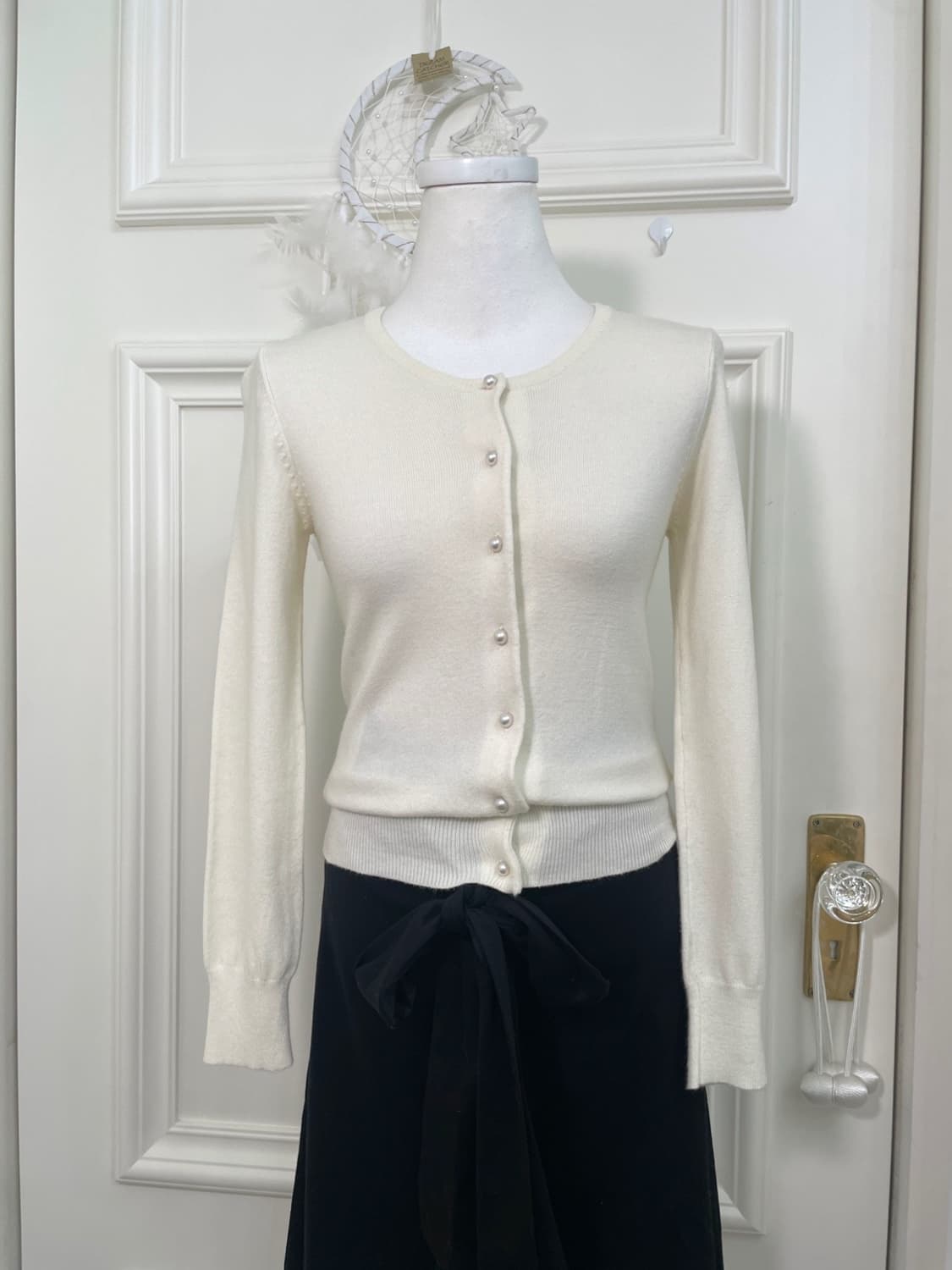 cream ivory pearl button basic cardigan 상품이미지1