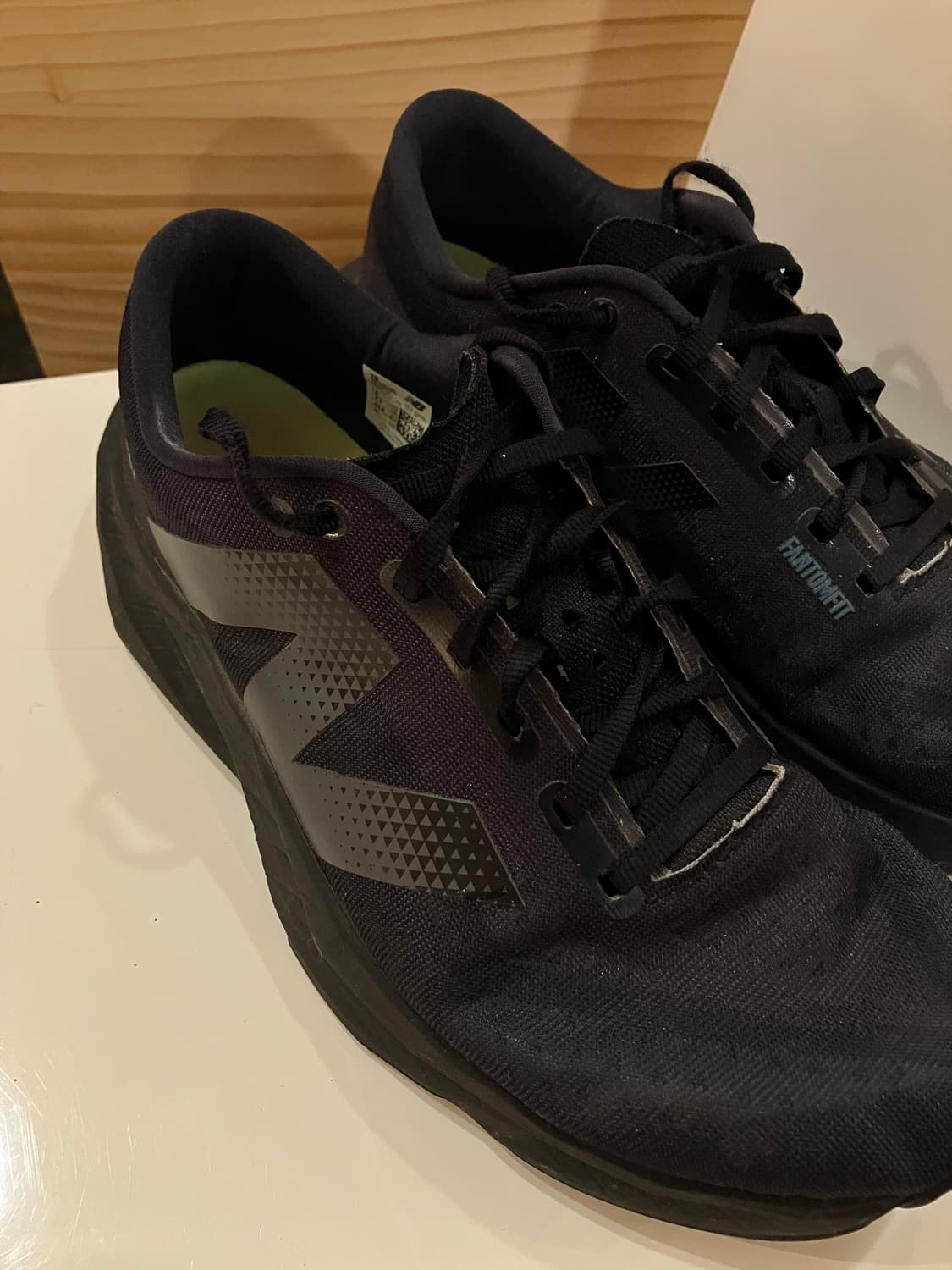 뉴발란스 러닝화 퓨어셀 레벨 v4 블랙 그래픽 상품이미지2