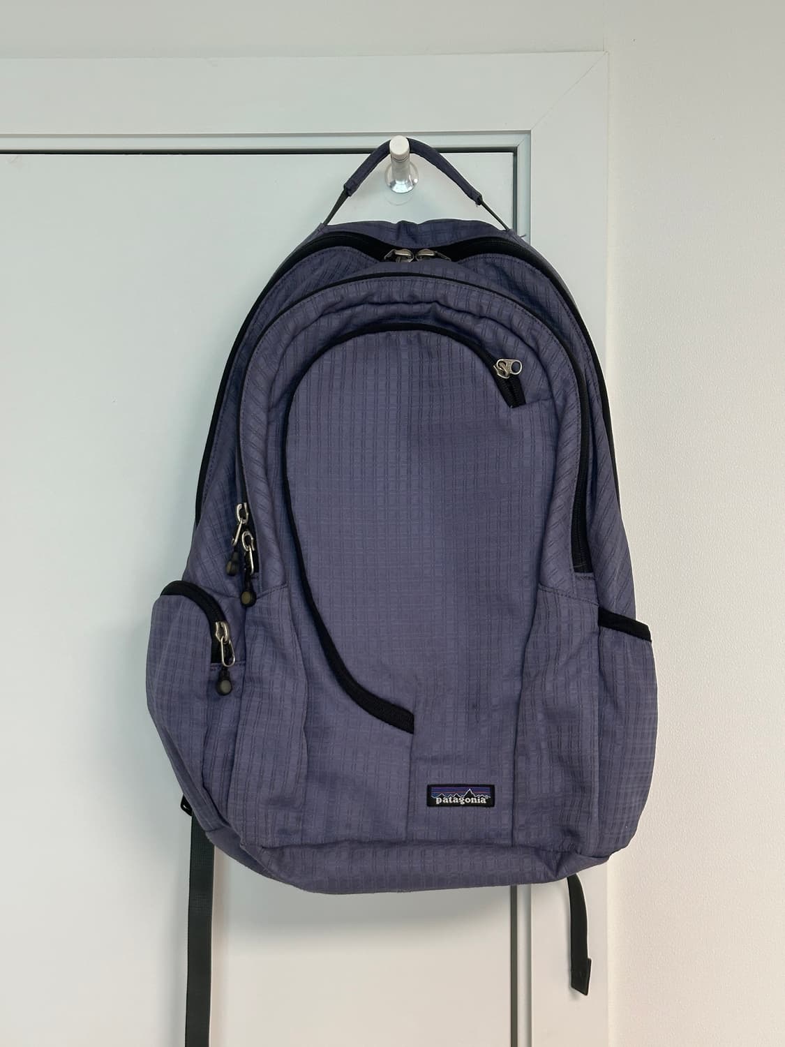 파타고니아 LIGHTWIRE 백팩 그레이 퍼플 상품이미지1