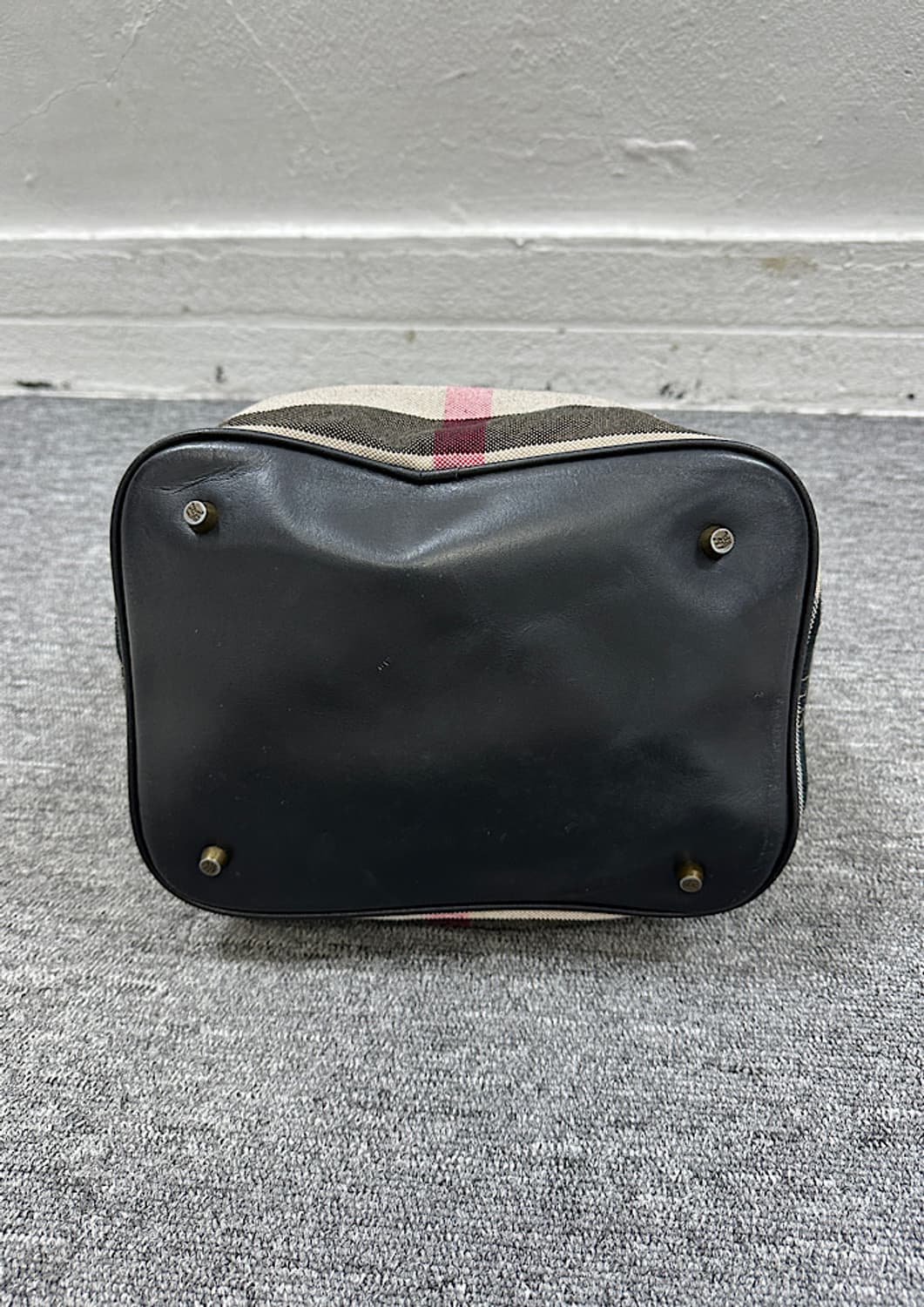 버버리 버킷백  상품이미지4