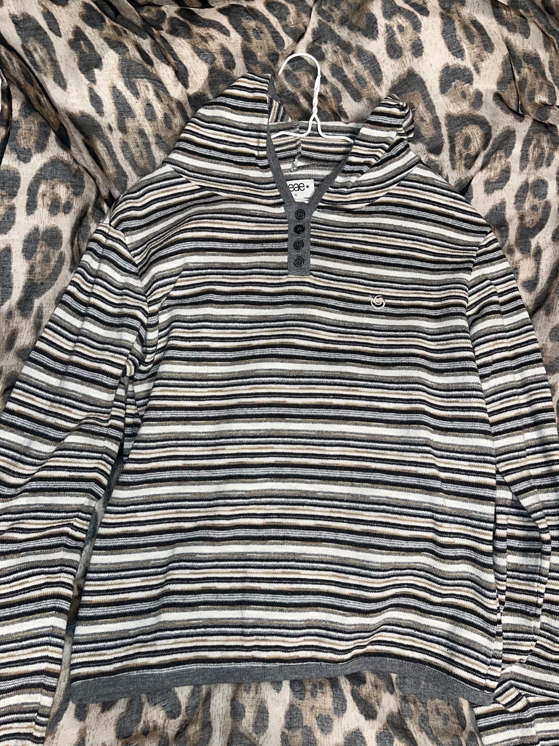 에이이에이이 후드티 상품이미지1