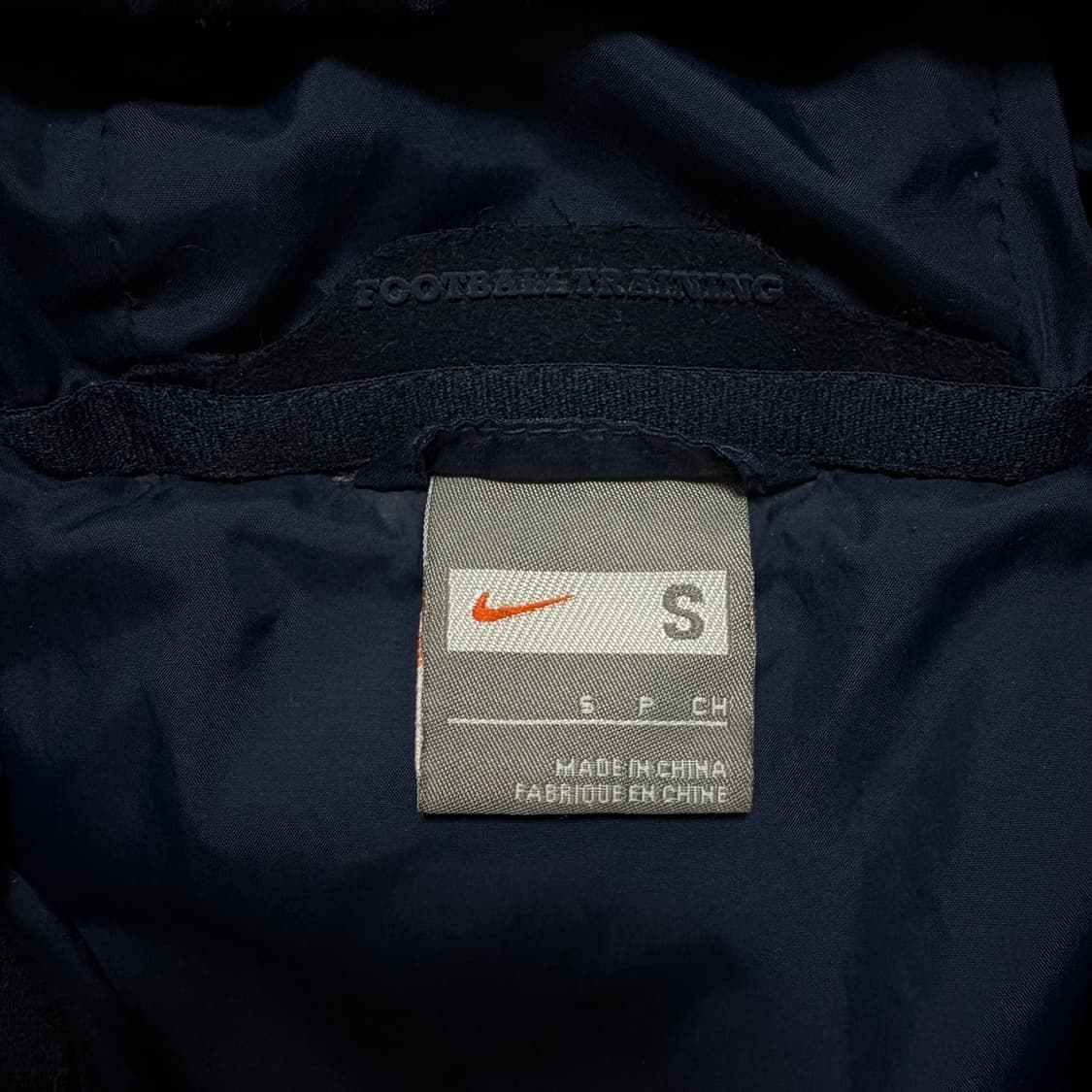 나이키 x 바르셀로나 경량 패딩 상품이미지4