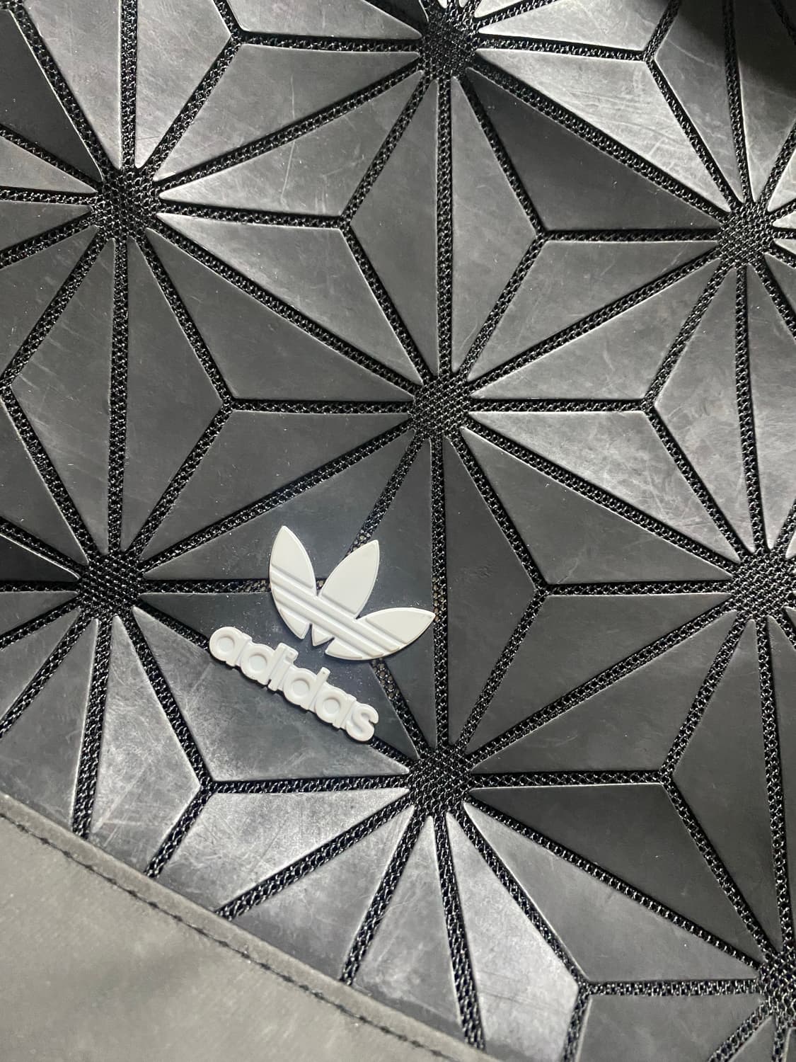 유니크한 아디다스 롤업 백팩 상품이미지4