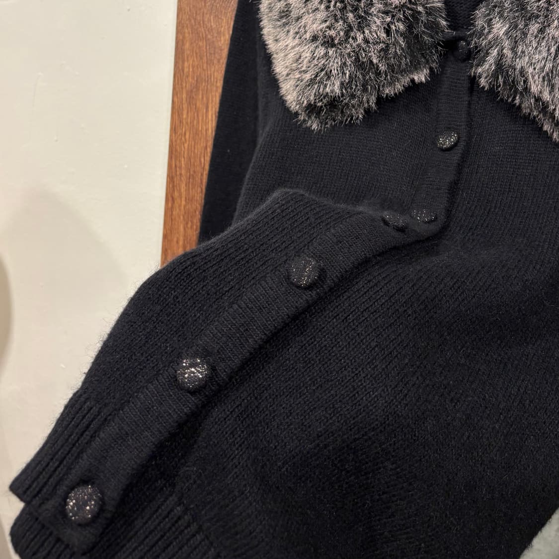 Laura ashley 로라애슐리 에코 퍼 트리밍 블랙 가디건 상품이미지6