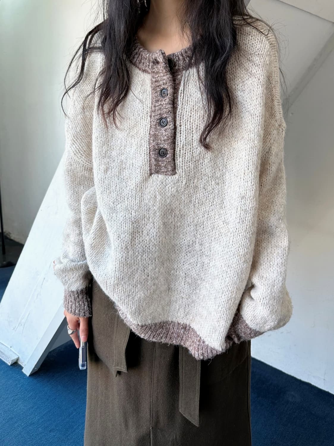 Brushed fabric button neck wide knit 상품이미지1
