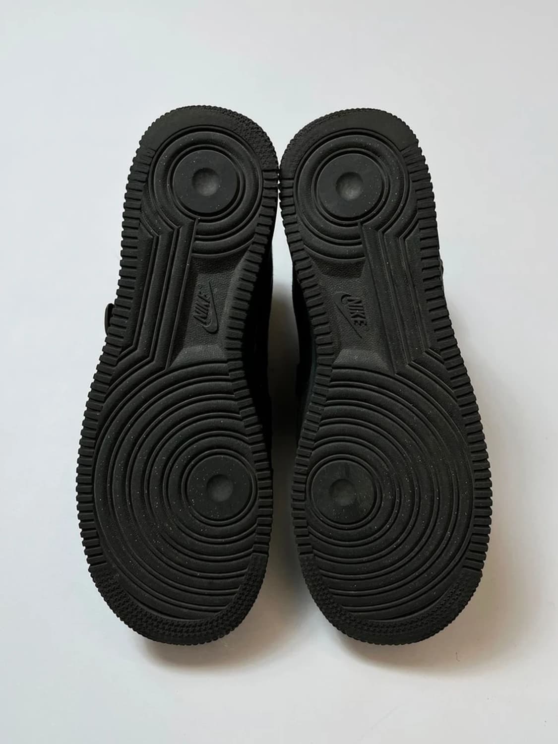 나이키 x 빌리 아일리시 에어포스 1 하이 Q1396 상품이미지7