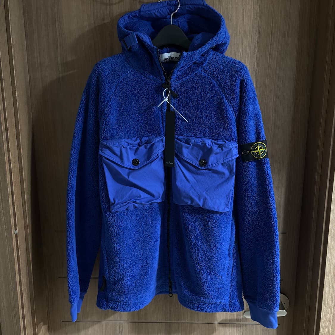 새상품(L)스톤아일랜드 와펜 패치 투포켓 플리스 후드 자켓 블루 상품이미지2