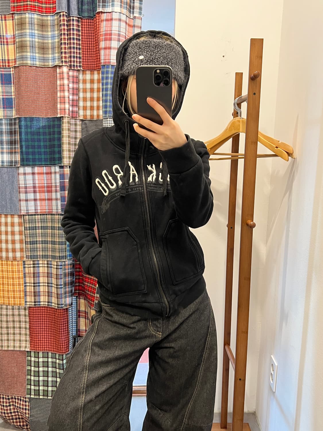 버카루 블랙 패치 후드집업 상품이미지1