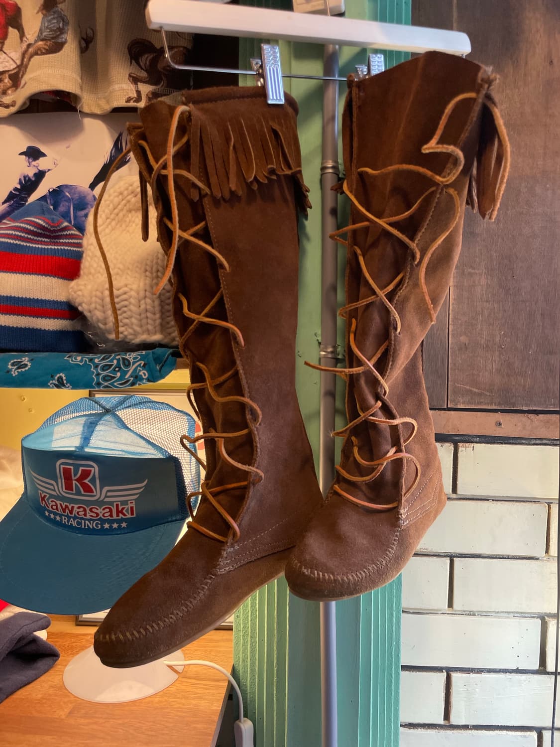 Minnetonka Suede Fringe Lace-Up Boots 상품이미지2