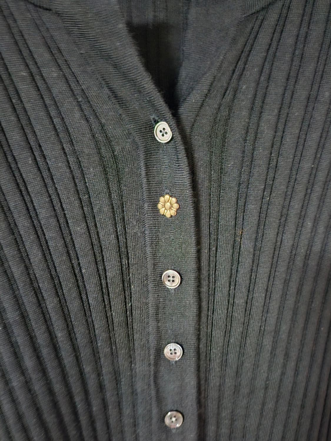 앳코너 울 100 여성 니트 블랙 가디건 M / 상태 좋음 상품이미지10