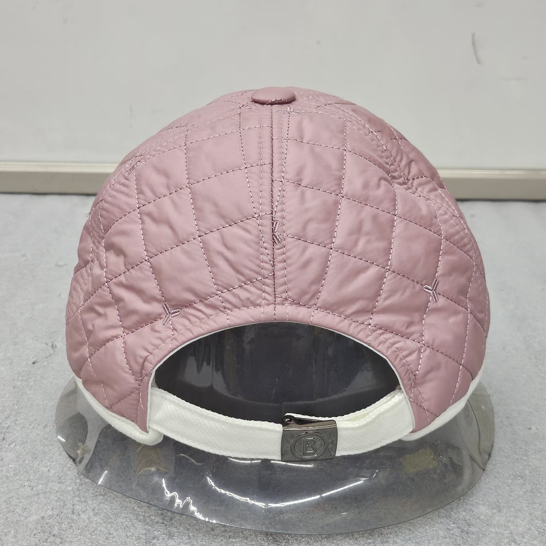 매력적인 퀼팅 디자인의 BOGNER 정품볼캡 상품이미지6