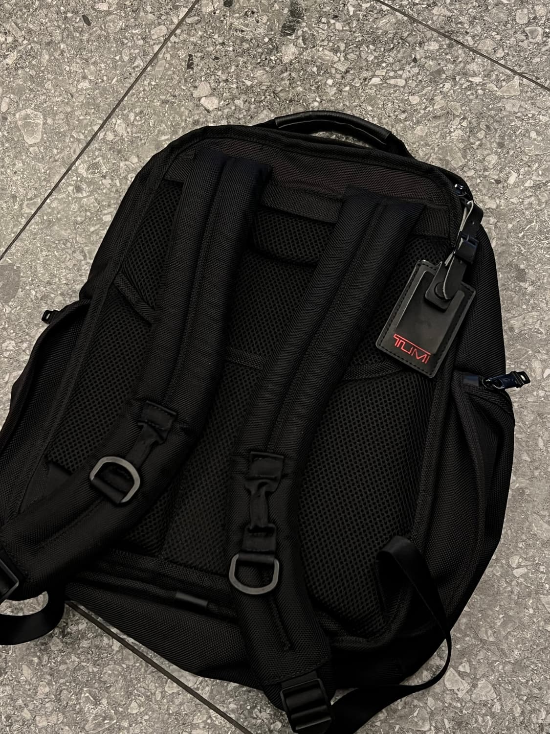 투미 알파2 백팩 처분 상품이미지2