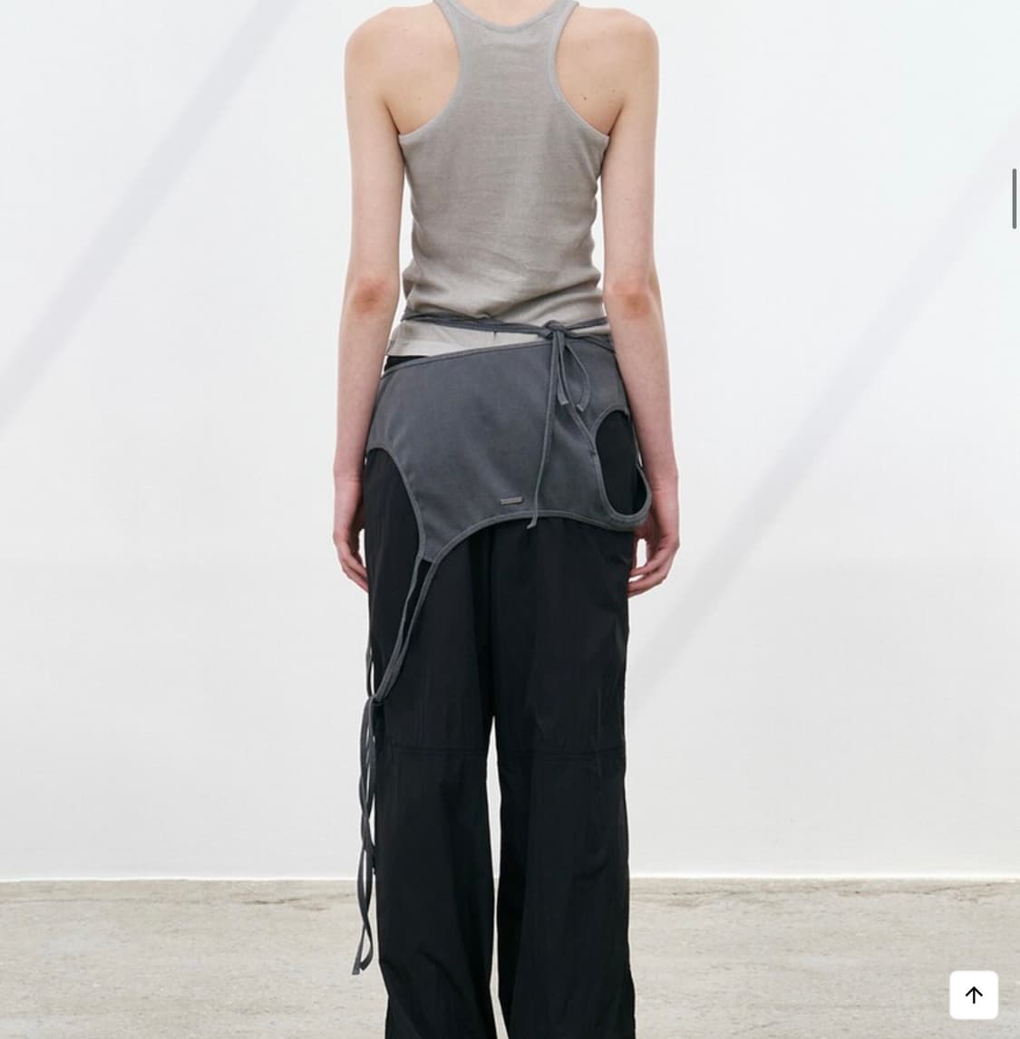 스튜디오테이블 TWISTED CROP TOP, CHARCOAL(새상품) 상품이미지5