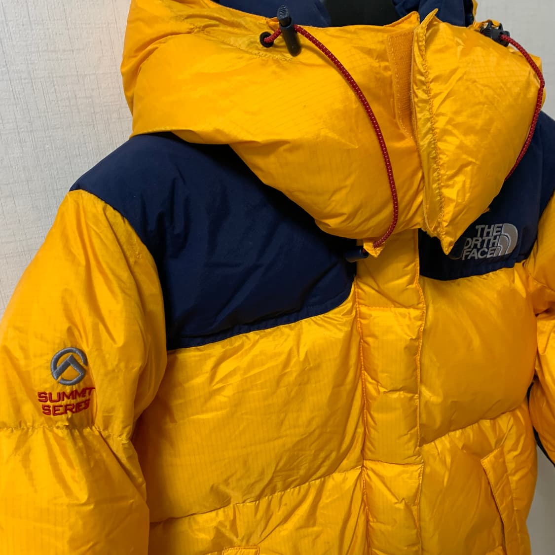 노스페이스 700 구스다운 M 거위털 써밋 패딩 옐로우 상품이미지3