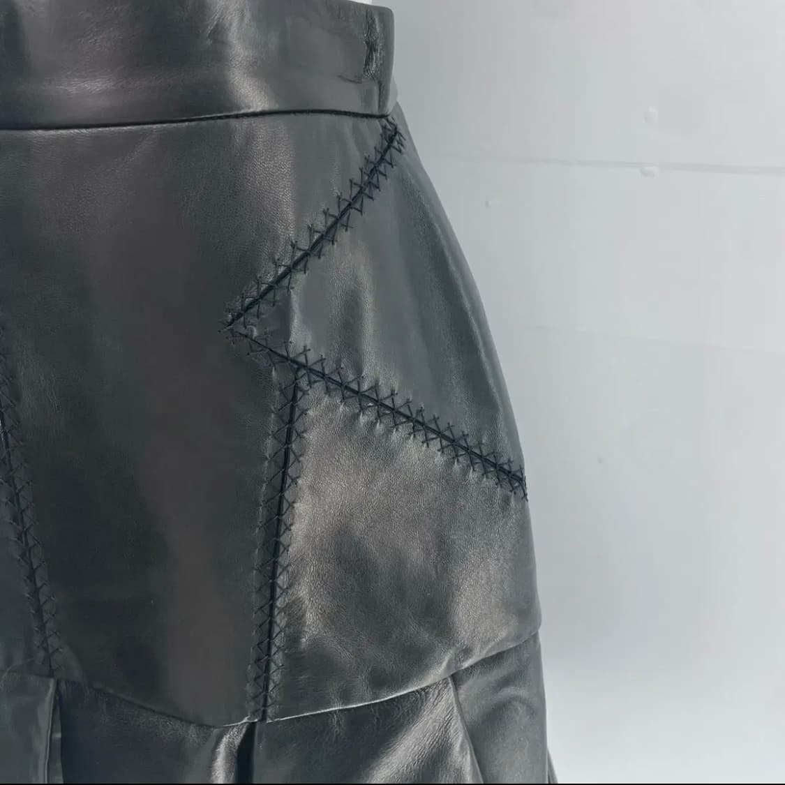 제이 멘델 J.MENDEL 양가죽 플리츠 스커트 블랙 S 상품이미지2