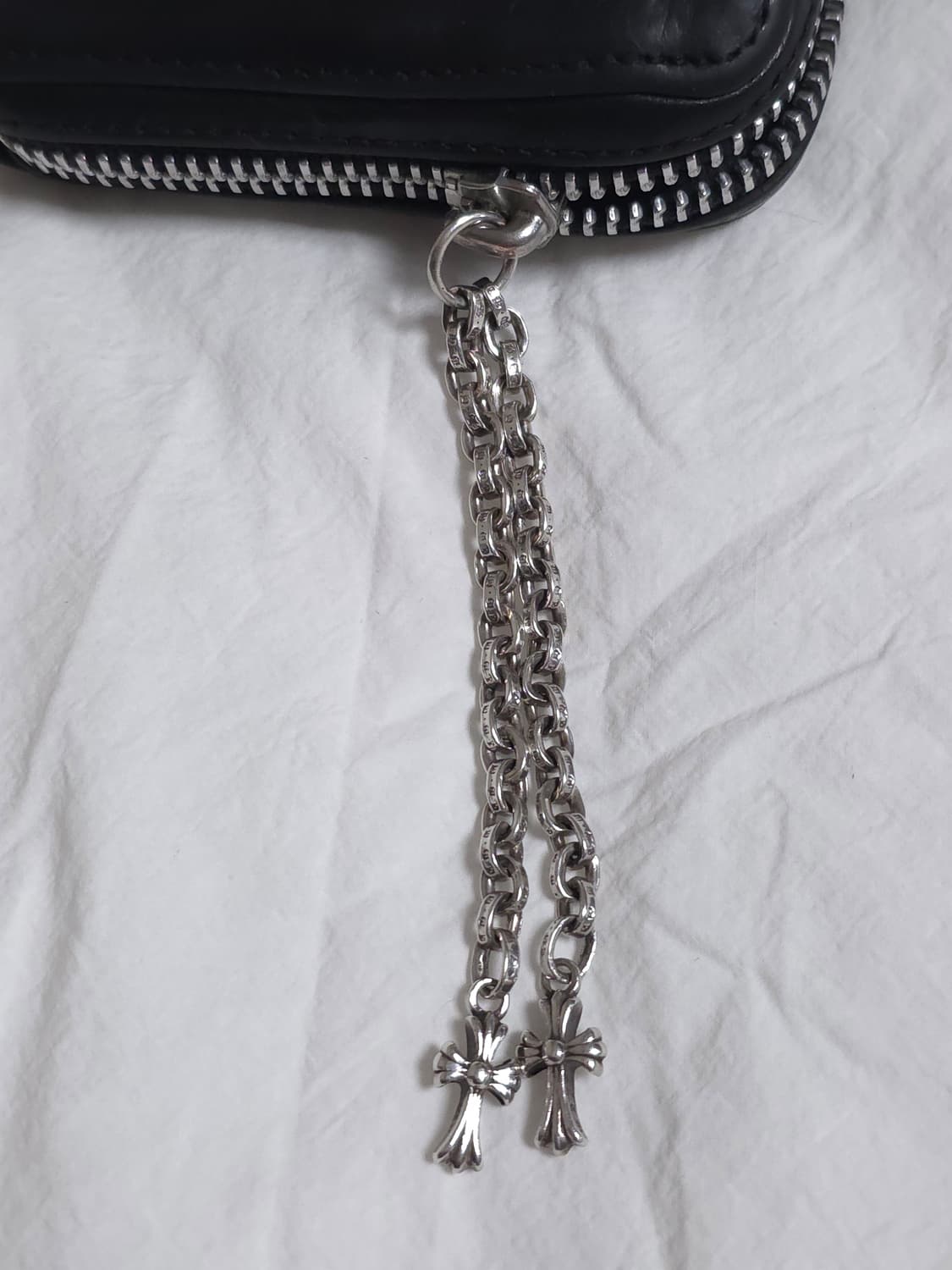 [OS] 크롬하츠 피라미드 스터드 레더 지갑 블랙 상품이미지8